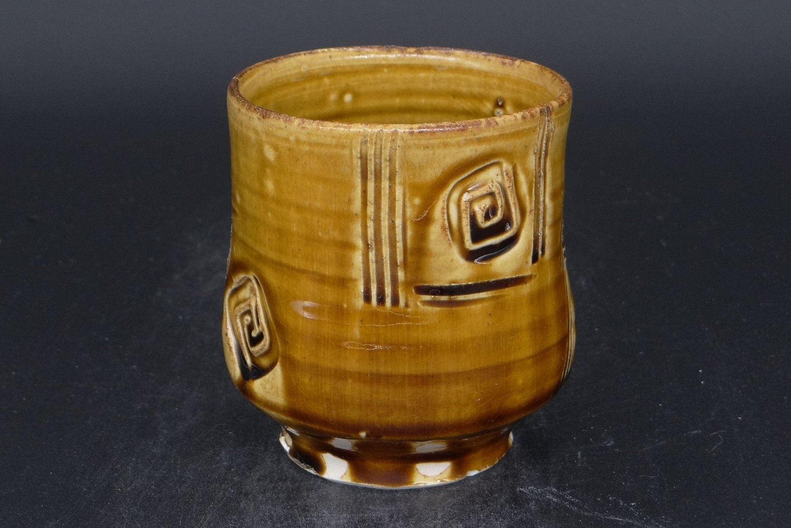How to Choose the Perfect Handmade Mug, Vase, or Bowl for Your Space